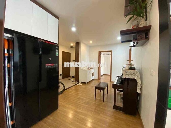 Chung cư Tân hoàng Minh 36 Hoàng Cầu 7,5 tỷ sổ đỏ 70 m view bể bơi