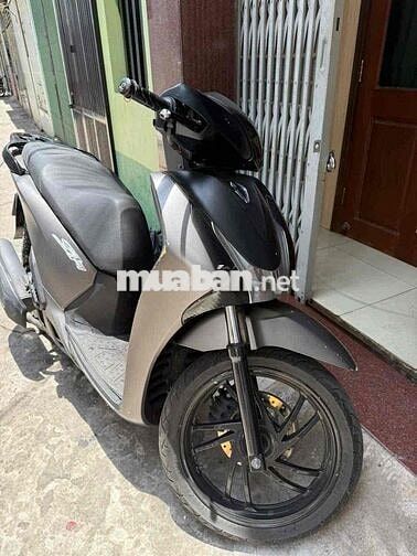 Honda SH Trắng dán đen mờ