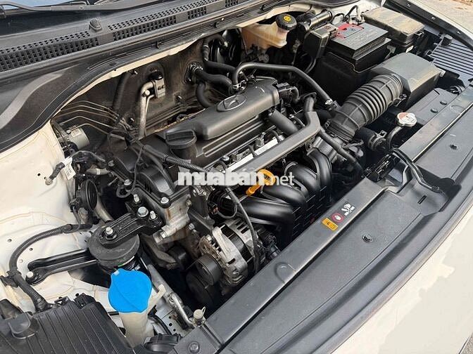 Hyundai Accent Trắng Tự động