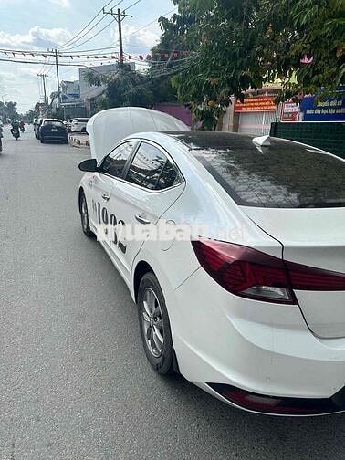 Hyundai Elantra 2019 Trắng 150000 km