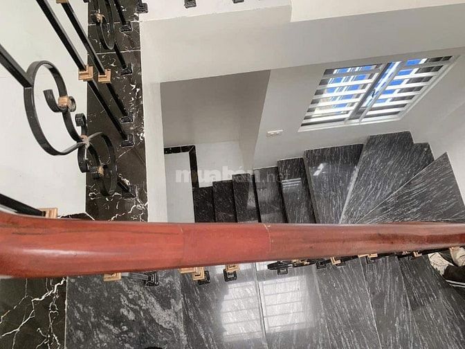 Cho thuê nhà lô góc , ô tô, kinh doanh, 40mx5 tầng, Hoàng Mai giá 15tr
