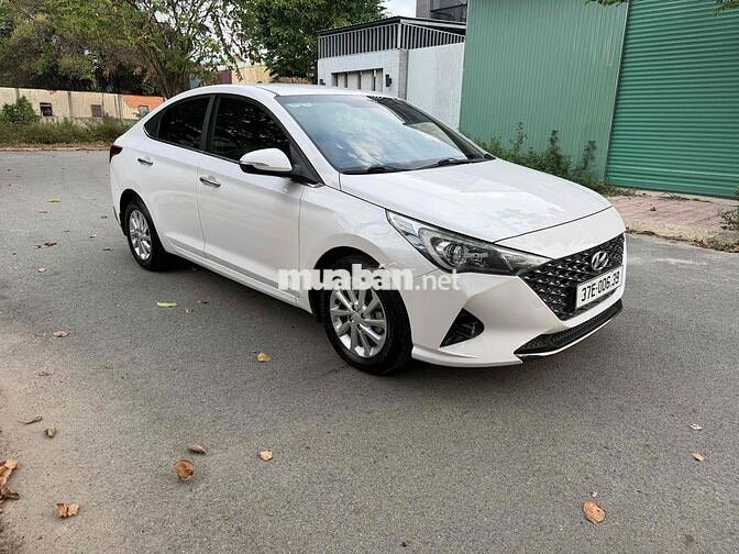 Hyundai Accent Trắng Tự động