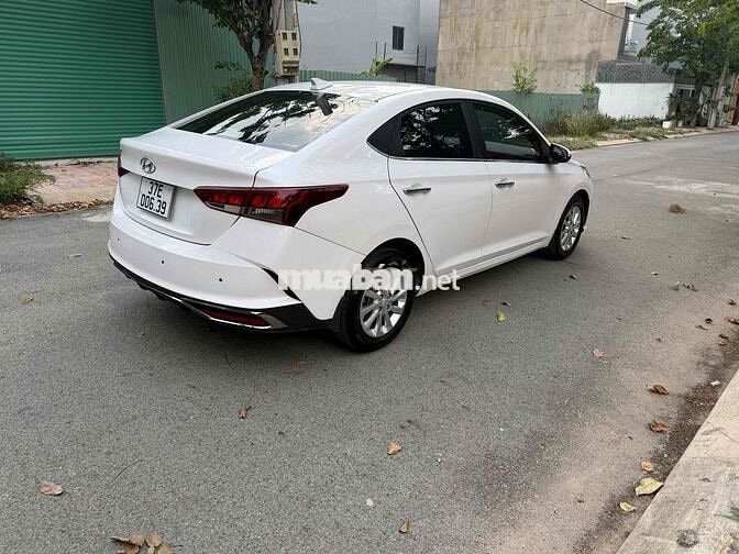 Hyundai Accent Trắng Tự động