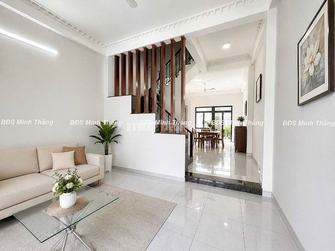 KẸT BÁN NHÀ 3 TẦNG, 129M2, LÊ VĂN LƯƠNG, GẦN 3 TRƯỜNG ĐH, CHỈ 5 TỶ 990