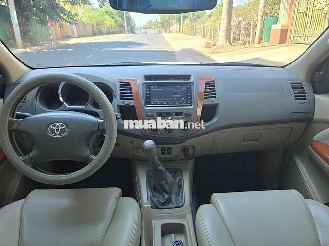 Toyota Fortuner Máy dầu số sàn