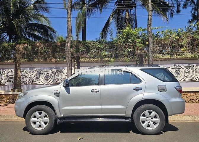 Toyota Fortuner Máy dầu số sàn