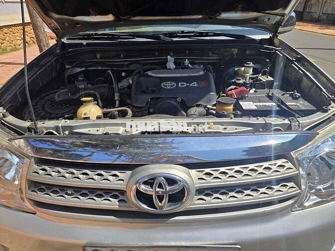 Toyota Fortuner Máy dầu số sàn