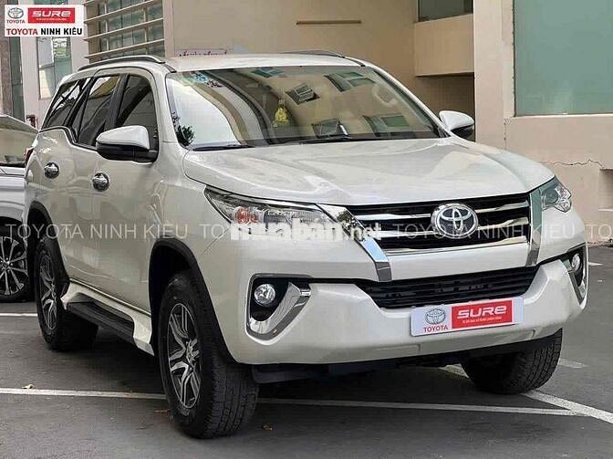 Toyota Fortuner 2020 2.7AT Trắng 37.000 km
