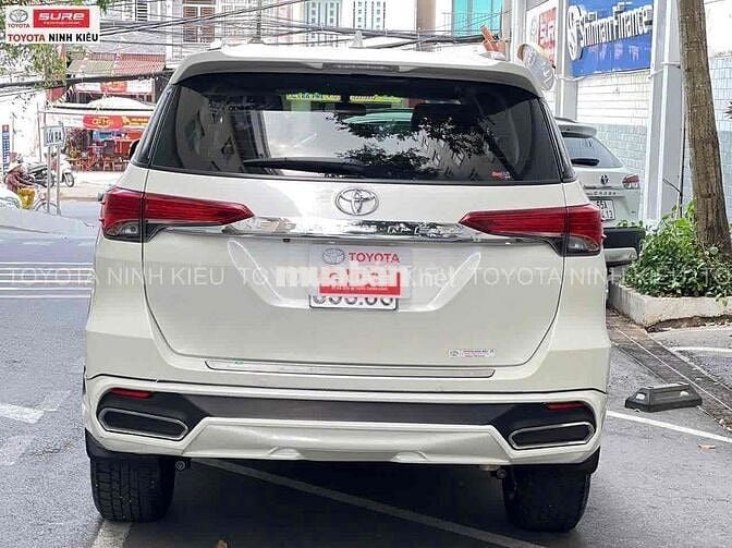 Toyota Fortuner 2020 2.7AT Trắng 37.000 km