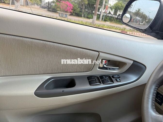Toyota Innova 2012 140000 km Bạc