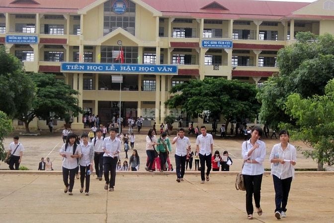 SANG LẠI 20.000M2 ĐẤT THỔ CƯ SHR GẦN CHỢ ỦY BAN, TRƯỜNG HỌC, MT SÔNG