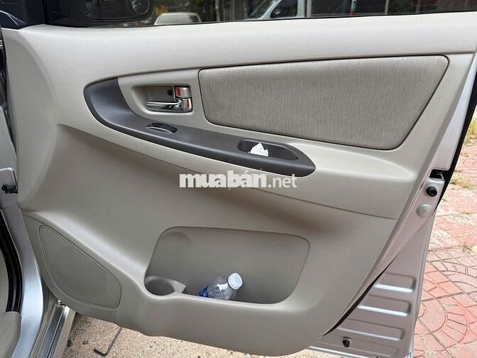 Toyota Innova 2012 140000 km Bạc
