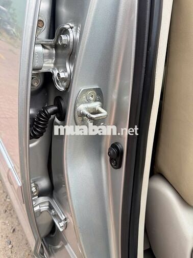 Toyota Innova 2012 140000 km Bạc