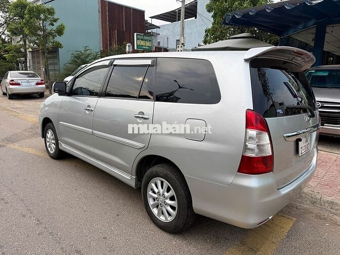 Toyota Innova 2012 140000 km Bạc