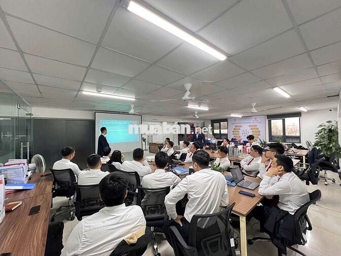 Đại lý ô tô xe mới tuyển dụng bán hàng 