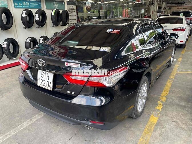 Toyota Camry 2019 2.0G Đen 52.000km
