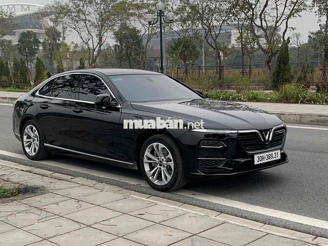 VinFast Lux A2.0 Đen 5 chỗ