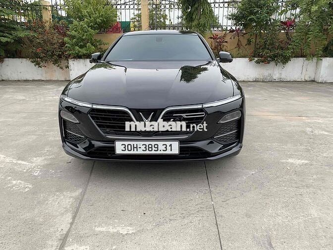VinFast Lux A2.0 Đen 5 chỗ