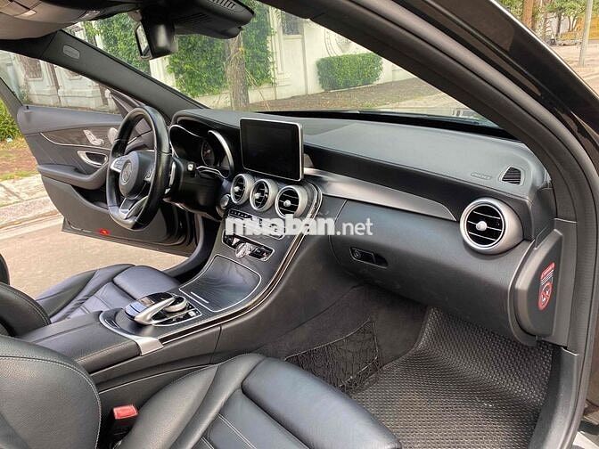 Mercedes C300 AMG 2016 Đen 145387 km