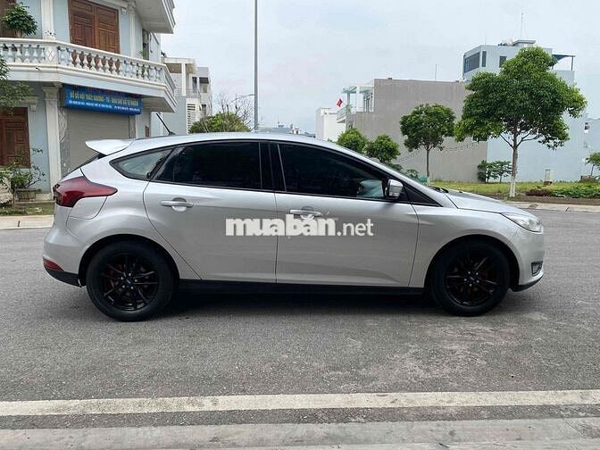 Ford Focus 2017 Bạc