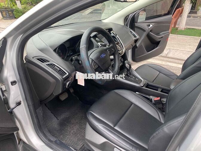 Ford Focus 2017 Bạc