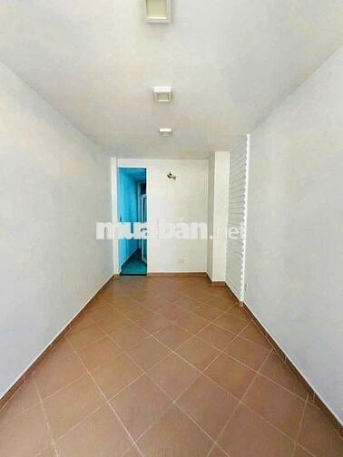 Góc tìm chủ mới cho căn nhà "Hoa hậu" tại Huỳnh Văn Bánh - 3 Lầu- HXH
