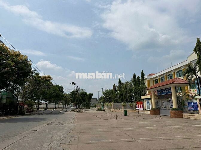 Bán nhanh đất đẹp vuông vức xã Bà Điểm