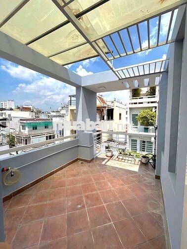 Góc tìm chủ mới cho căn nhà "Hoa hậu" tại Huỳnh Văn Bánh - 3 Lầu- HXH