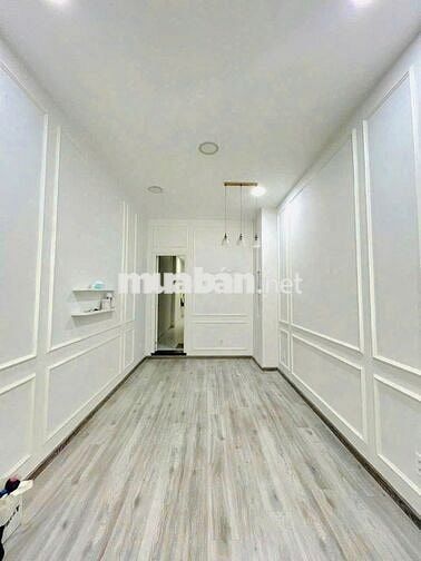 Góc tìm chủ mới cho căn nhà "Hoa hậu" tại Huỳnh Văn Bánh - 3 Lầu- HXH