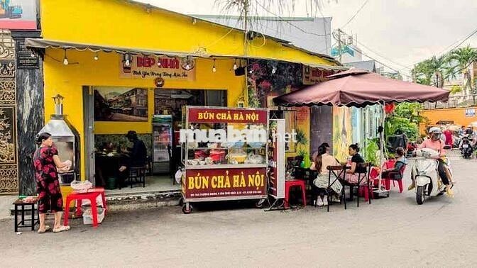 San mặt bằng đối diện chung cư