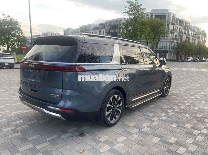 Kia Carnival 2024 bản 2.2D Signature