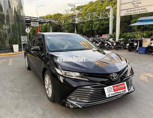 Toyota Camry 2019 2.0G nhập Thái Lan