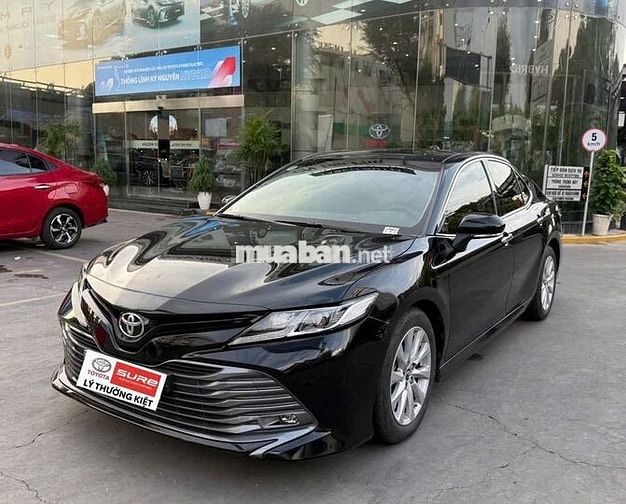 Toyota Camry 2019 2.0G nhập Thái Lan