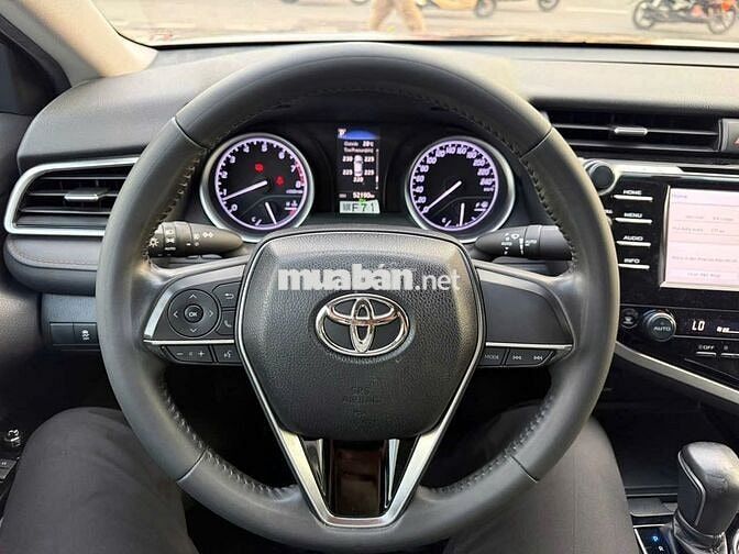 Toyota Camry 2019 2.0G nhập Thái Lan