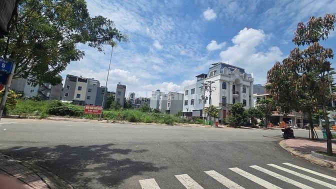 Một lô đất cắt lỗ sâu chỉ còn 2tỷ nhỉnh, 7mx17m, full thổ cư,đường 17m