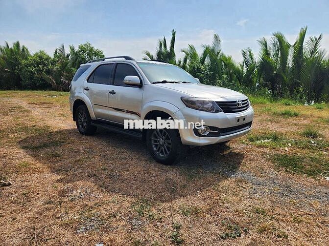Toyota Fortuner 2015 Bạc Tự động