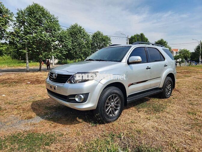 Toyota Fortuner 2015 Bạc Tự động