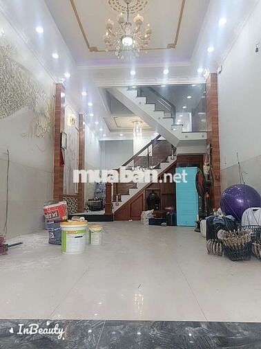 nhà hướng Tây.nội thất cơ bản.gần khu dân cư Vĩnh Lộc 