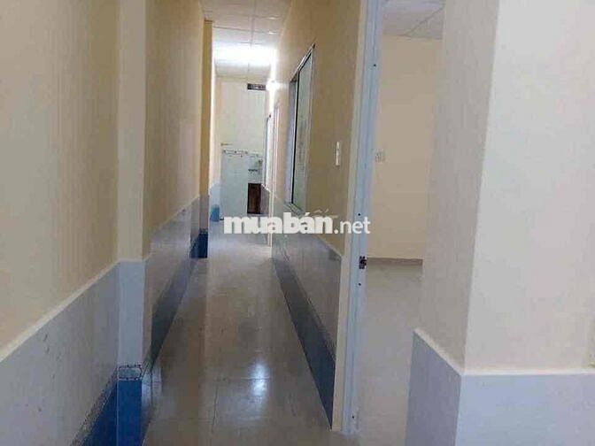 Cho Thuê Nhà Ngay Đại Học Công Thương - DT 4x20m , Nhà Cấp 4 , 2Pn 1Wc
