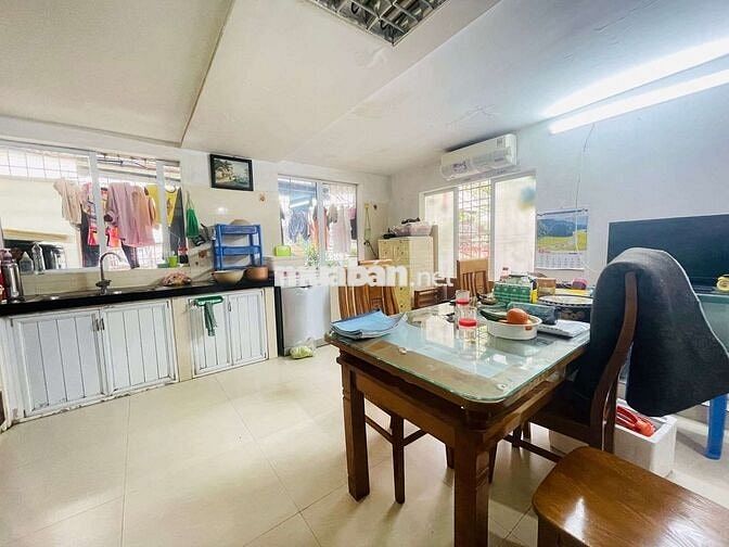 5 tỷ Tập thể Tôn Thất Tùng T2 120m 3PN 2WC kk sát phố ô tô đỗ cầuthang