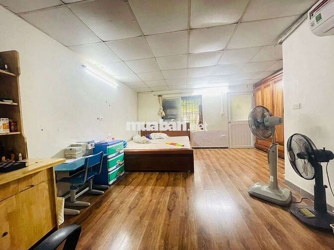 5 tỷ Tập thể Tôn Thất Tùng T2 120m 3PN 2WC kk sát phố ô tô đỗ cầuthang