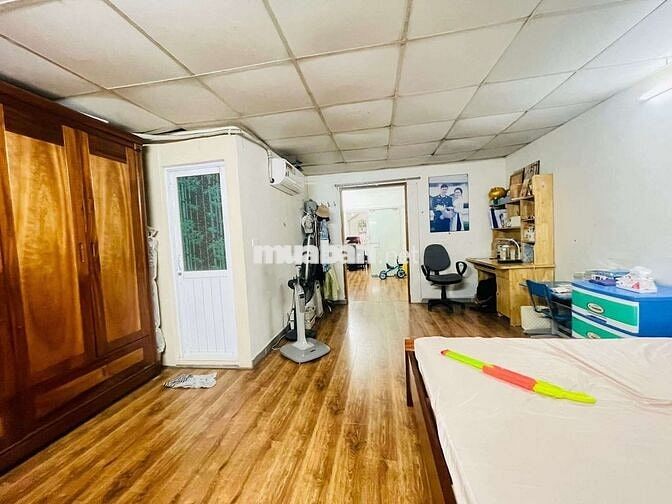 5 tỷ Tập thể Tôn Thất Tùng T2 120m 3PN 2WC kk sát phố ô tô đỗ cầuthang