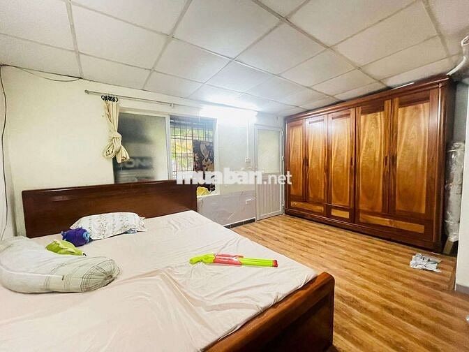 5 tỷ Tập thể Tôn Thất Tùng T2 120m 3PN 2WC kk sát phố ô tô đỗ cầuthang