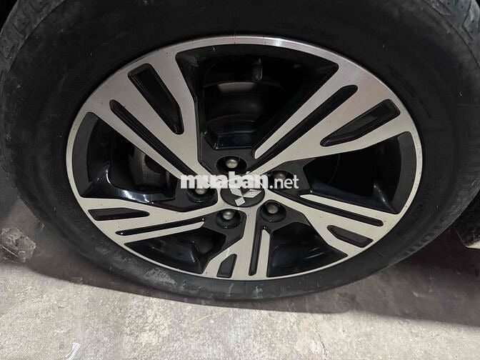 Mitsubishi Xpander 7 chỗ Trắng 16712 km