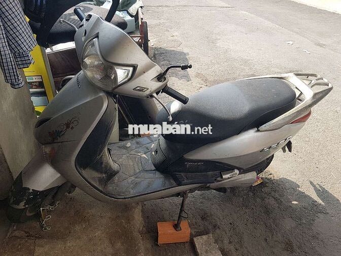 Honda Lead Bạc
