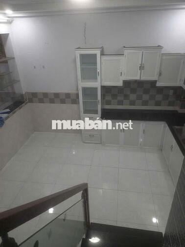 Nhà trống thuê ngay mặt tiền Lê Thị Hoa gần chợ đầu mối Thủ Đức 