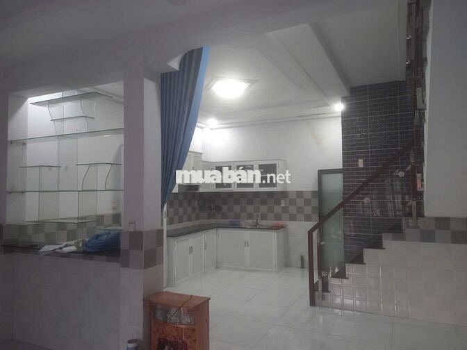 Nhà trống thuê ngay mặt tiền Lê Thị Hoa gần chợ đầu mối Thủ Đức 