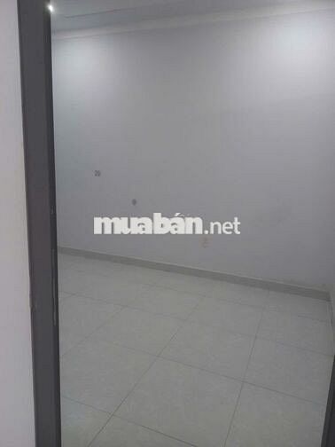 Nhà trống thuê ngay mặt tiền Lê Thị Hoa gần chợ đầu mối Thủ Đức 
