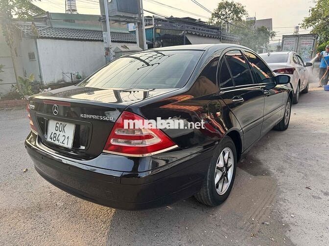 Mercedes-Benz C200 Kompressor Đen