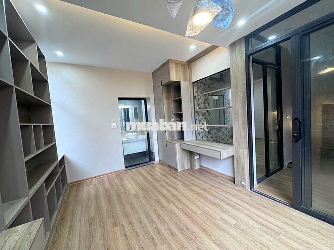 siêu phẩm nhà 5 tầng mới thượng thanh . ngõ ô tô . giá chỉ nhỉnh 9 tỷ